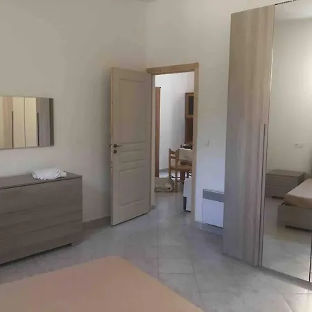 Calme Et Tranquillité Et Un Soupir Menton